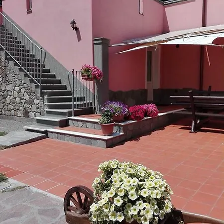 Agriturismo La Casina Rosa Фермерский дом