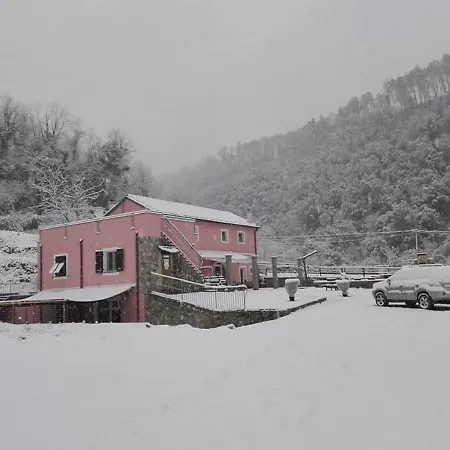 Agriturismo La Casina Rosa Фермерский дом Piano di Follo